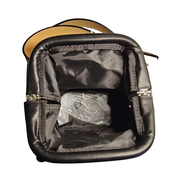 NWT Calvin Klein black fanny pack/belt bag size 3x - Picture 3 of 10